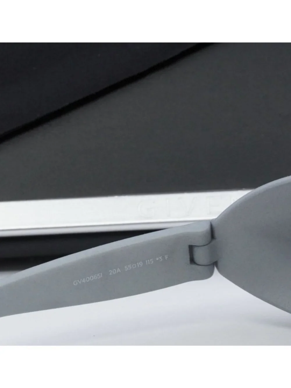 Exclusive Sale!! Givenchy GV40065I 20A Oval Sunglasses - Grey